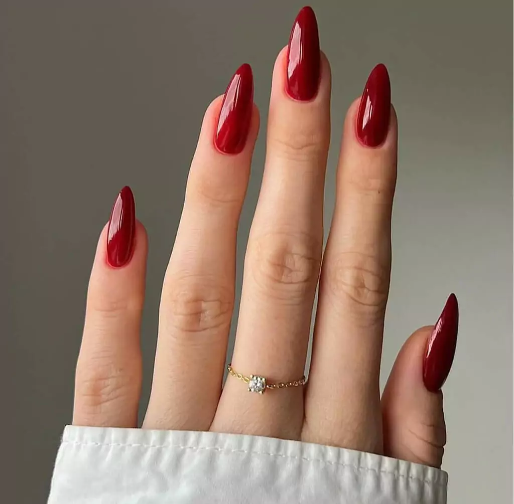 red nail designs