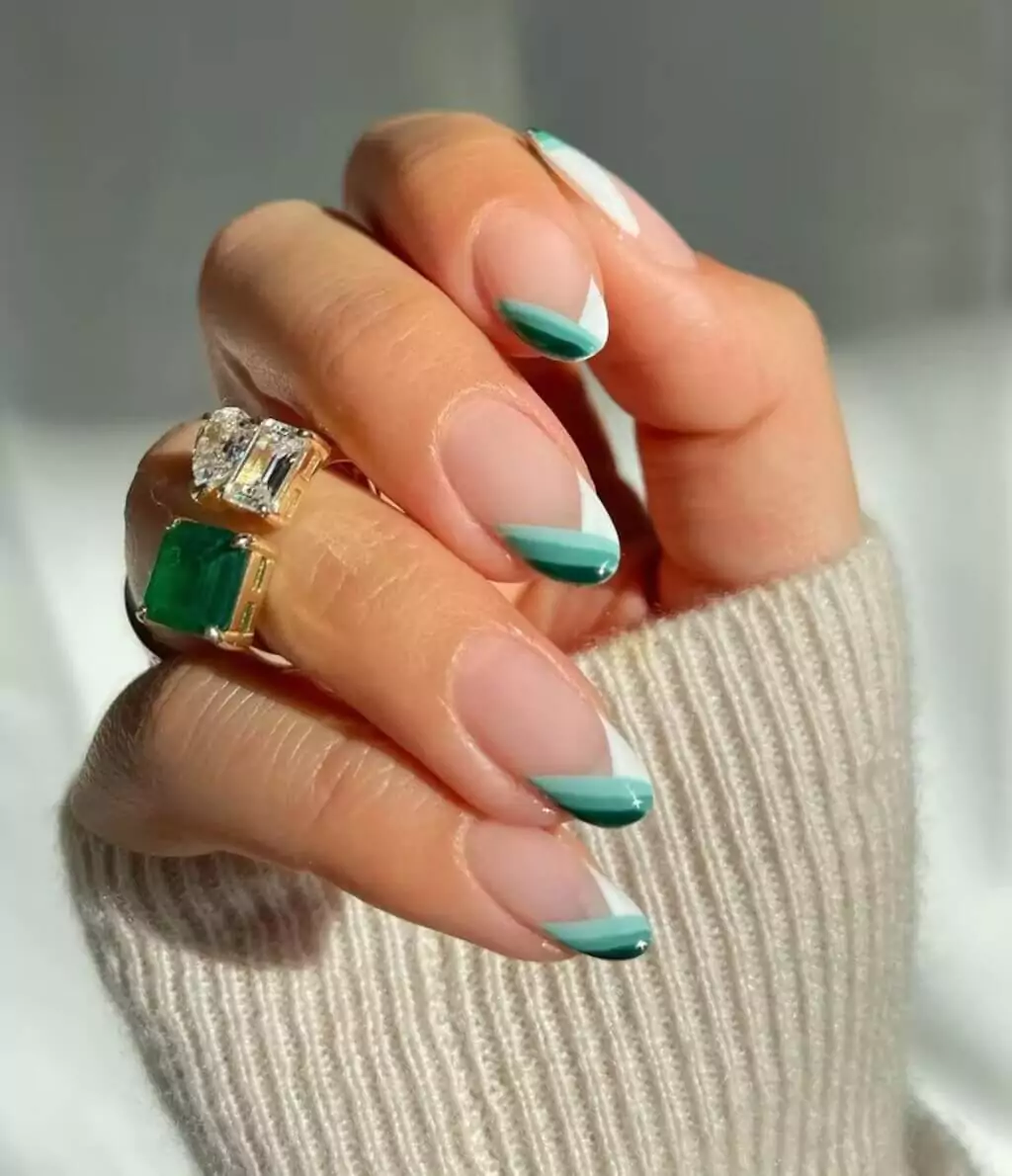 almond shaped nails