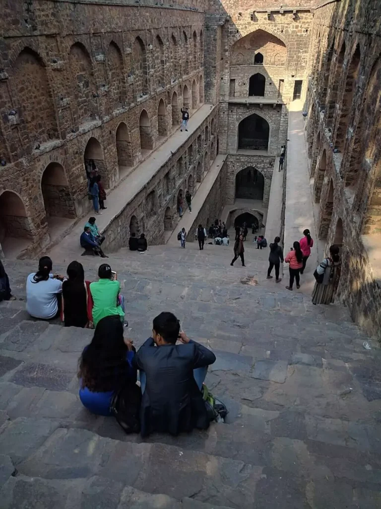 agrasen ki baoli timing