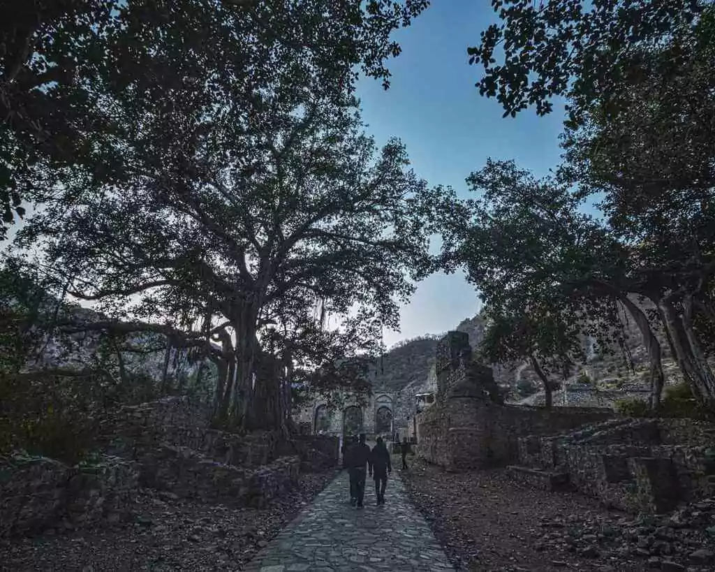 bhangarh fort at night