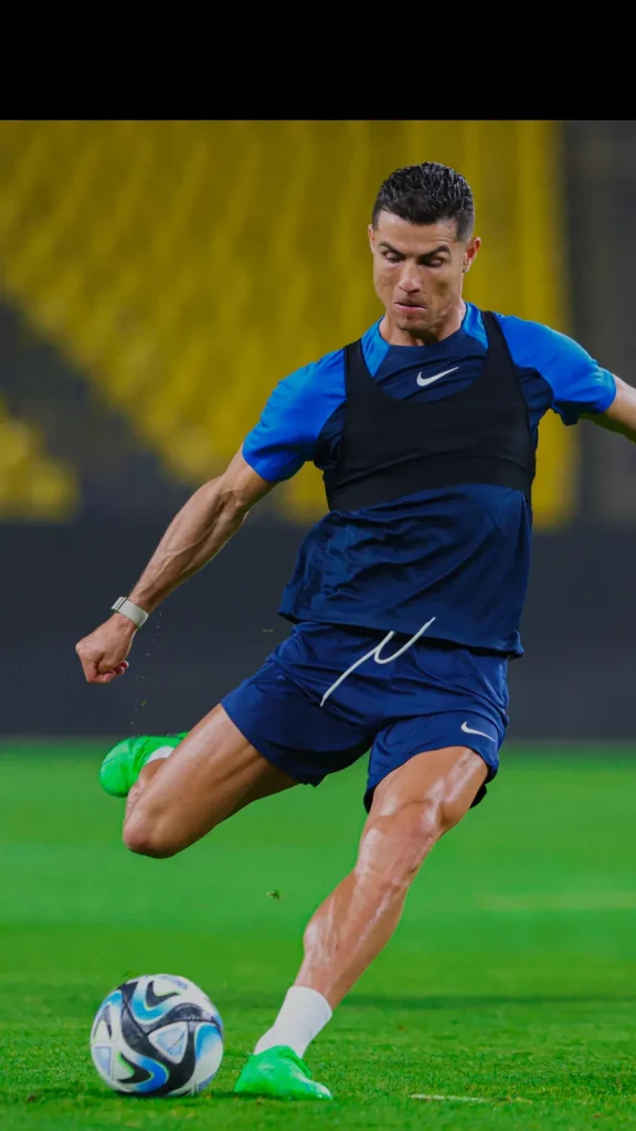 CR7_Hero_900_x_1600_with_bumper__2_-576x1024
