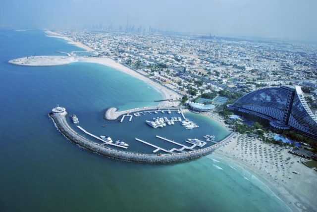 Looking at Dubai - Jumeirah